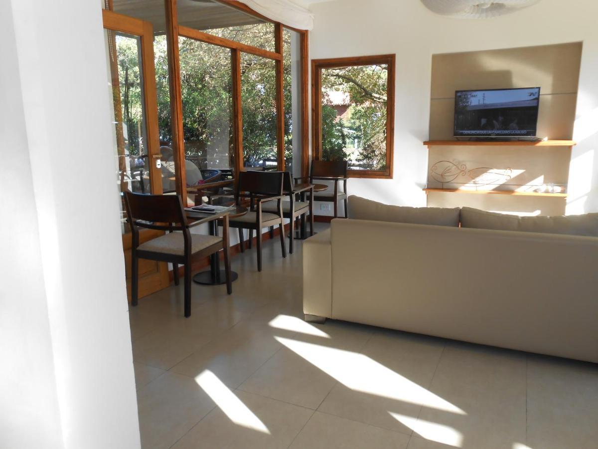 La Posada Hotel Пинамар Екстериор снимка